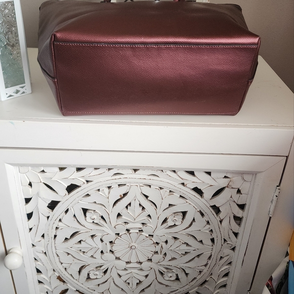 Coach Metallic Cherry City Leather Tote Bag Guc - Picture 3 of 10